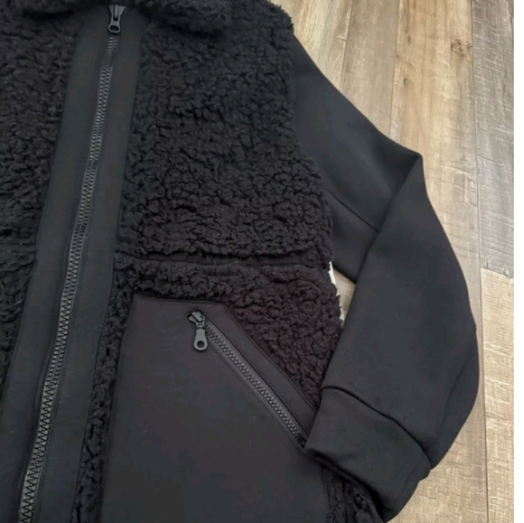 Zella Mix it Up Faux Shearling Jacket Size Medium Black - Picture 5 of 5